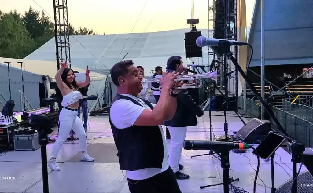 Alfamusic ofrece música en vivo en la Feria de Metepec 2024, creando un ambiente festivo y lleno de.