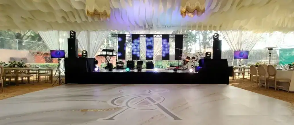 Decoración de boda con equipo de música profesional Alfamusic.